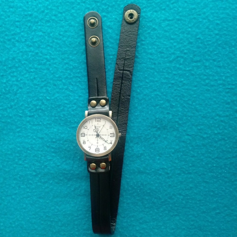 Watch - Picture 2 of 4